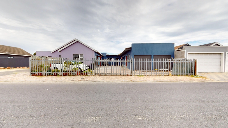 5 Bedroom Property for Sale in Colorado Park Western Cape